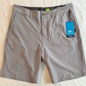 Quiksilver Men's Light Gray Flat Front Shorts